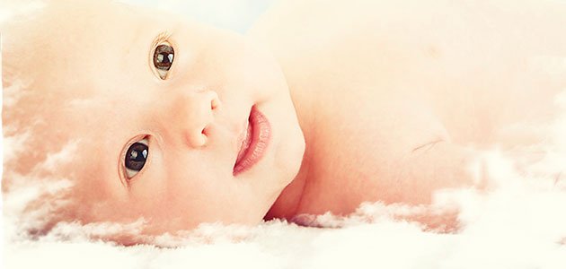 bebé entre nubes