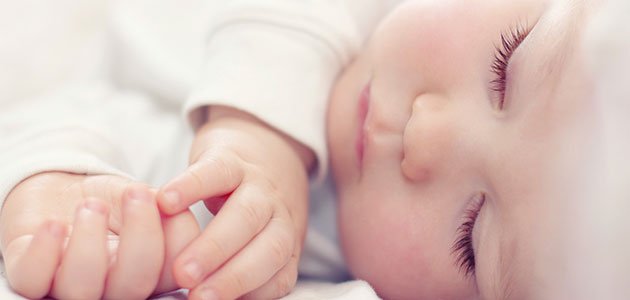 Los bebés deben dormir ¿con o sin luz?