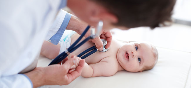 Higiene y atención sanitaria de bebés y recién nacidos primer