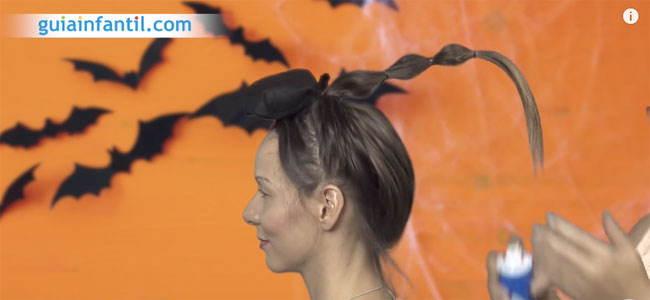 Peinado de escorpión para el disfraz de Halloween de tu hija