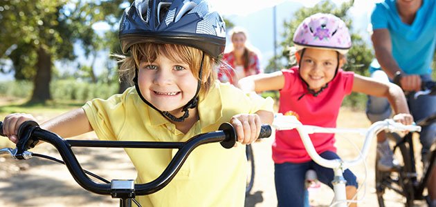 Niño en bicicleta