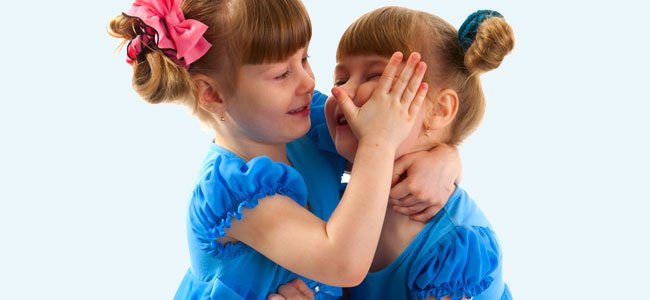 Relación amor-odio entre hermanos gemelos Relación amor-odio entre hermanos gemelos