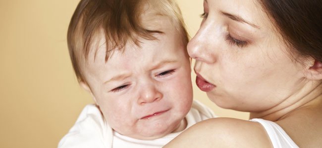 Cómo ayudar a los niños a tener empatía Madre con bebé