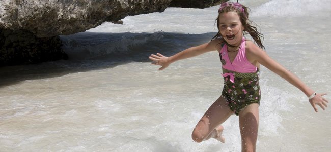 NIña con miedo al agua