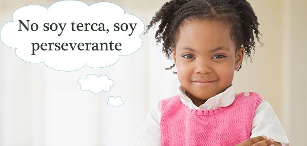 Transformar los defectos de los niños en virtudes Niña pensativa