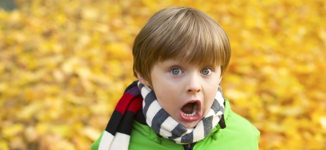 Diferencias entre miedo y fobia en los niños Niño asustado