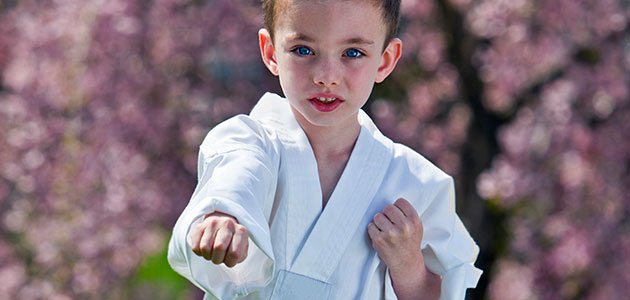 Actividades extraescolares para los niños Niño hace judo