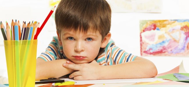 Cómo son los niños sumisos y cómo ayudarles niño tímido o sumiso