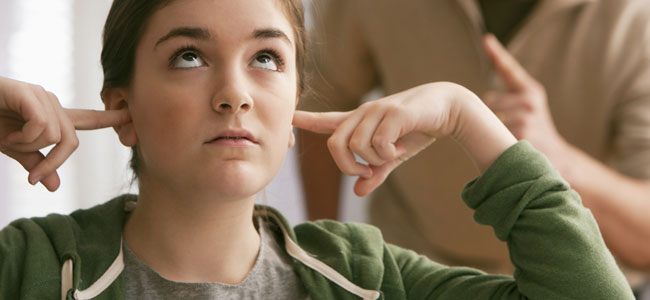 Niños que provocan a sus padres Niños que provocan a sus padres