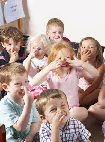 Niños que muerden o arañan