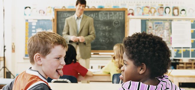 Prohíben a un profesor dar clases a menores de 6 años porque sus