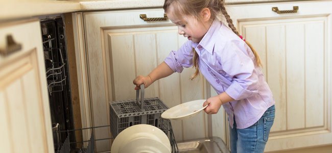 Tareas del hogar es bueno para el desarrollo del niño