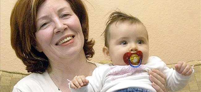 Embarazada de cuatrillizos a los 65 años. Annegret Raunigk Embarazada de cuatrillizos a los 65 años. Annegret Raunigk