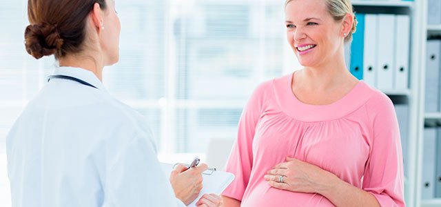 Candidiasis durante el embarazo Embarazada en el médico