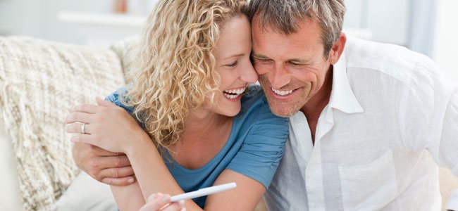 Siempre existe una posibilidad de quedar embarazada Pareja feliz por embarazo
