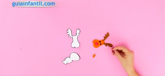 Adornos para el árbol de Navidad con fieltro. Paso 3