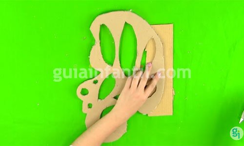 Cómo hacer alas de mariposa caseras. Paso 2