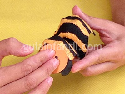 Araña peluda de Halloween. Paso 4 Araña peluda de Halloween. Paso 4