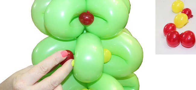 Árbol de Navidad con globos. Paso 6 Árbol de Navidad con globos. Paso 6