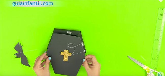 Móvil de murciélagos. Paso 4