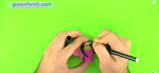 Belén reciclado de corcho. Paso 3