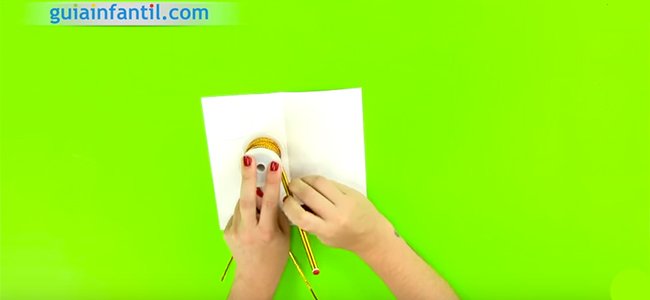 Bola de Navidad con cartón. Paso 1 Bola de Navidad con cartón. Paso 1