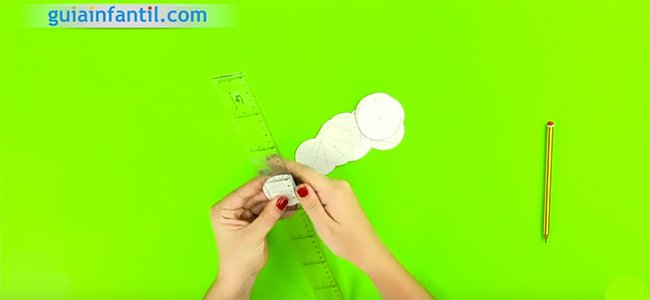 Bola de Navidad con cartón. Paso 3