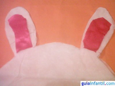 Manualidad bolsa de conejo. Paso 3.