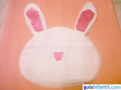 Manualidad bolsa de conejo. Paso 4.