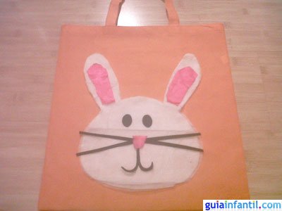 Manualidad bolsa de conejo. Paso 5.