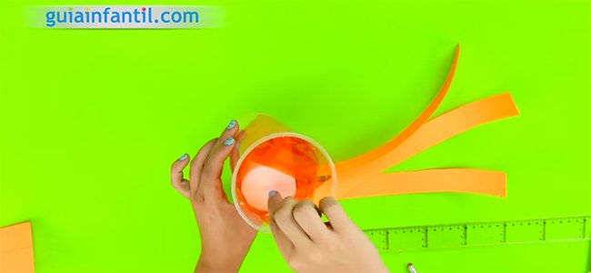 Cómo hacer una linterna calabaza. Paso 2 Cómo hacer una linterna calabaza. Paso 2