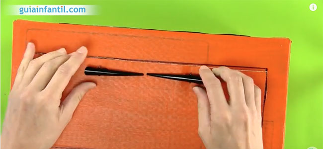 Cocina de juguete con cartón. Paso 2