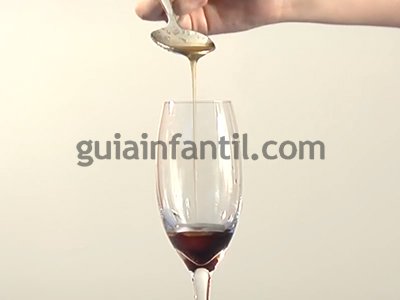 Cómo hacer un cóctel de arcoiris. Paso 2. Cómo hacer un cóctel de arcoiris. Paso 2.