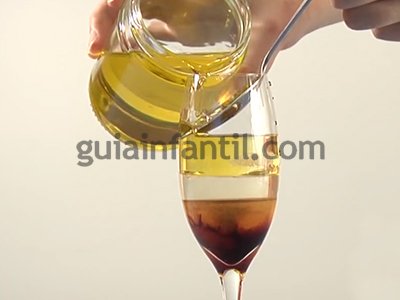 Cómo hacer un cóctel de arcoiris. Paso 5. Cómo hacer un cóctel de arcoiris. Paso 5.