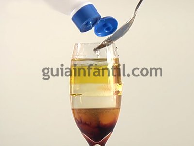 Cómo hacer un cóctel de arcoiris. Paso 6. Cómo hacer un cóctel de arcoiris. Paso 6.