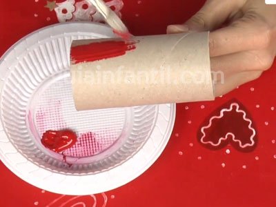 Cómo envolver un regalo de forma original. Paso 1 Cómo envolver un regalo de forma original. Paso 1