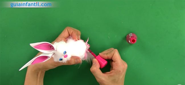 Conejito de Pascua de algodón. Paso 4 Conejito de Pascua de algodón. Paso 4