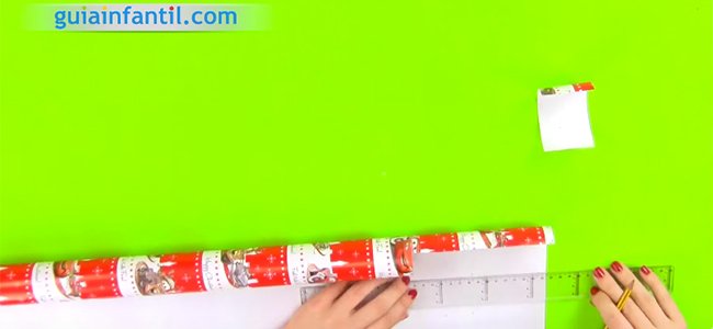 Corona de Navidad con papel. Paso 1