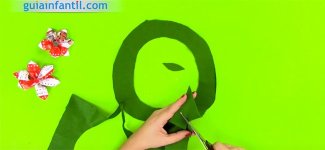 Corona de Navidad con papel. Paso 4 Corona de Navidad con papel. Paso 4