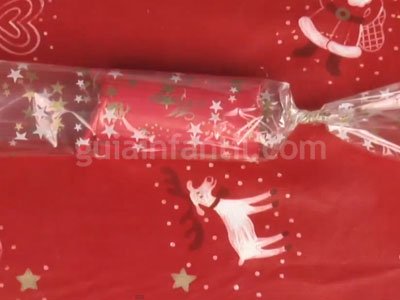 Envolver regalos de Navidad. Paso 3