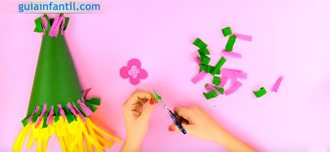 Sombrero de payaso para Carnaval. Paso 4