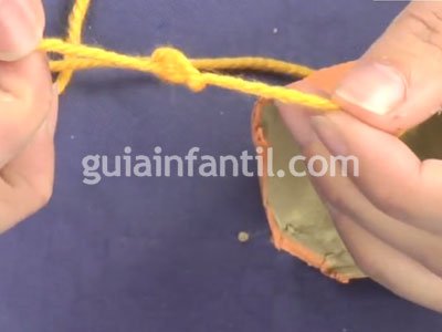 Manualidad de abeja. Paso 2