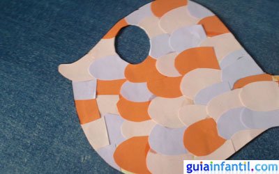 Manualidad marco de pez. Paso 4.