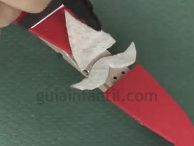 Papá Noel con pinzas. Paso 5 Papá Noel con pinzas. Paso 5