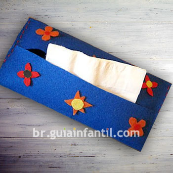 Porta-gafas o porta-pañuelos caseros hechos con fieltro Porta-gafas o porta-pañuelos caseros hechos con fieltro