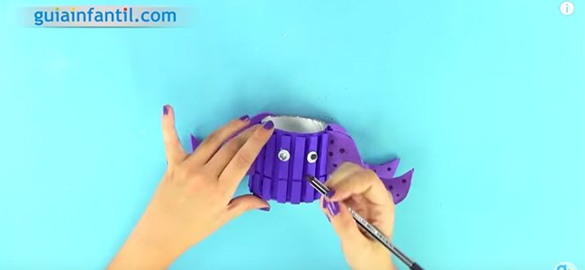 Portalápices con pinzas de madera. Paso 5 Portalápices con pinzas de madera. Paso 5