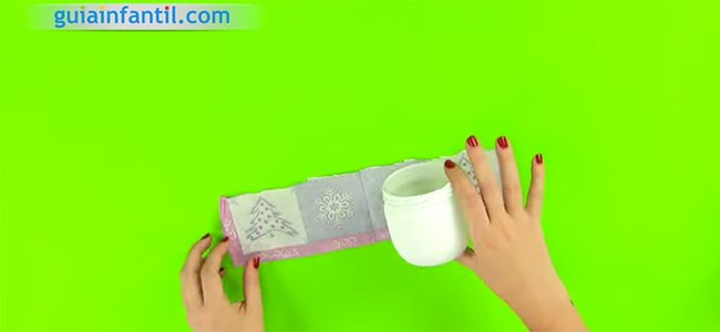 Portavelas Navideño con un tarro de cristal. Paso 2 Portavelas Navideño con un tarro de cristal. Paso 2