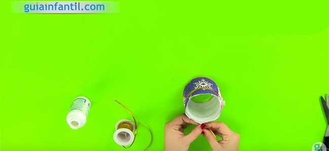 Portavelas Navideño con un tarro de cristal. Paso 3 Portavelas Navideño con un tarro de cristal. Paso 3