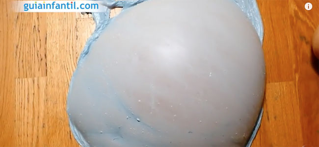 El juego de la burbuja con el slime gigante El juego de la burbuja con el slime gigante