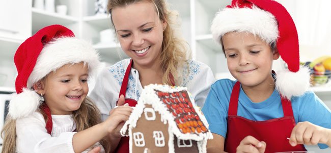 Niños hacen dulce Navidad